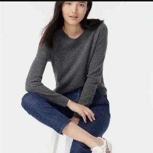 J. Crew cashmere classic-fit crewneck sweater size M